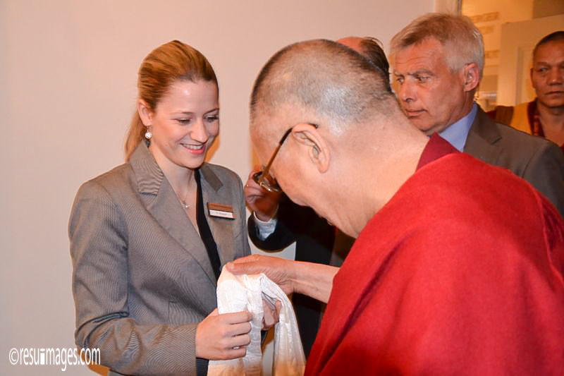 dl_001.jpg - His Holiness the 14th Dalai Lama