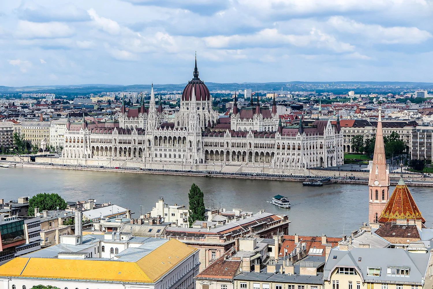 hungarian-parliament-budapest